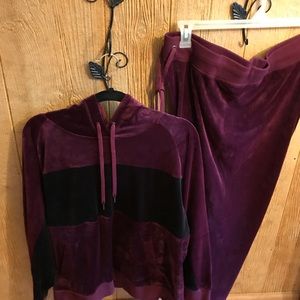 Beautiful velour jogging suit. New.